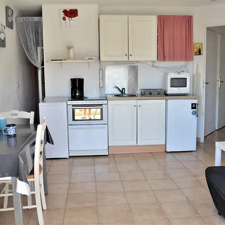 Appartement Cavalaire-sur-mer, 2 Pièces, 4 Personnes - Fr-1-226b-101 *